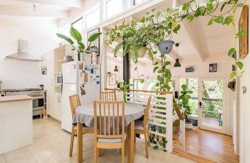 The Basin House | Tranquil House in the Foothill of the Dandy Ranges