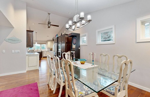 Lodi House | Tranquil Lakefront Retreat with Breathtaking Views and Cozy Firepit