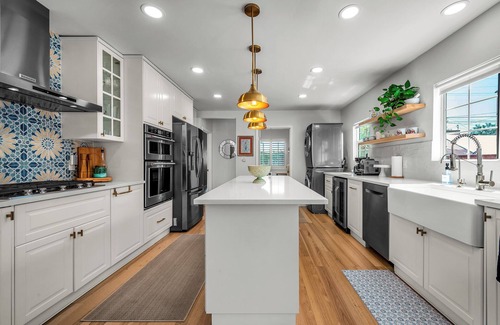 Los Angeles House | Tranquil & Light-Filled 3BR Retreat in El Sereno