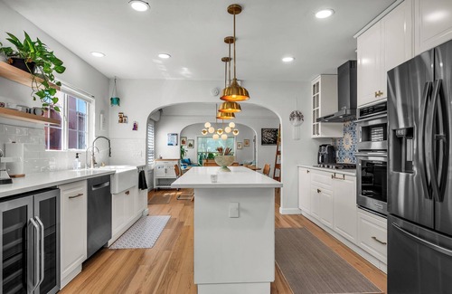 Los Angeles House | Tranquil & Light-Filled 3BR Retreat in El Sereno