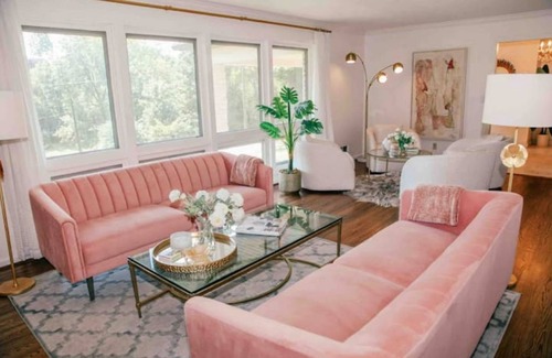 Donelson House | Tranquil Luxury Hot Tub Near Downtown, Airport