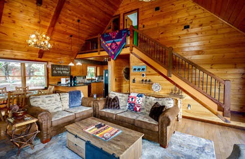 Necowa Cove Cabin | Tranquil mountain cabin with stunning views, hot tub & dog friendly