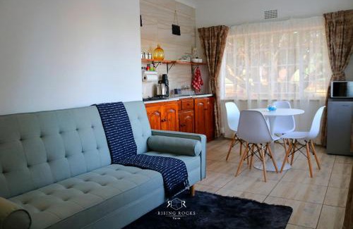 Magaliesberg Ski Chalet | Tranquil Mountain Cottage :Hikes/Boma/Animals/Pool