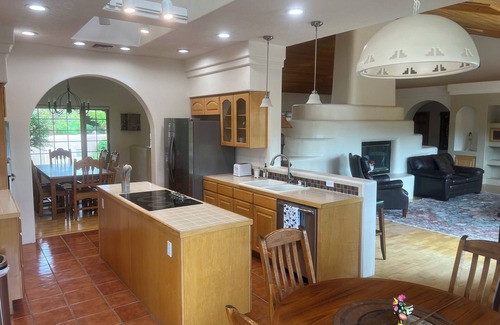 Rio Grande Blvd House | Tranquil North Valley Retreat