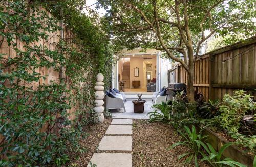 Paddington House | Tranquil Park Side Grand Family Terrace