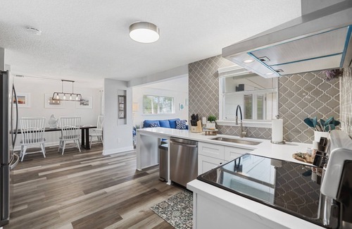 Isle of Palms House | Tranquil Retreat 4BD/4BTH-Marshviews & Pool SLP 10