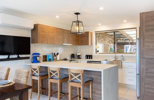 Ulladulla House | Tranquil Retreat - An idyllic holiday home just moments from the beach