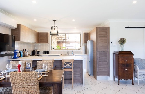 Ulladulla House | Tranquil Retreat - An idyllic holiday home just moments from the beach