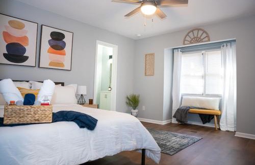 Winston - Salem Villa | Tranquil Retreat: Modern 3BR Townhome in Winston Salem in a Great Location