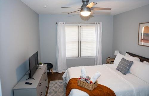 Winston - Salem Villa | Tranquil Retreat: Modern 3BR Townhome in Winston Salem in a Great Location