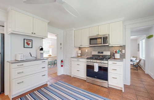 Trevett House | Tranquil Seaside Cottage with Spectacular Views, Wifi & Washer/Dryer