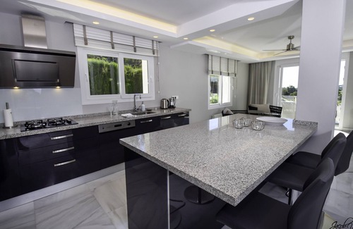 Urbanizacion el Rosario Villa | Tranquil Villa with Sea Views & Heated Pool!