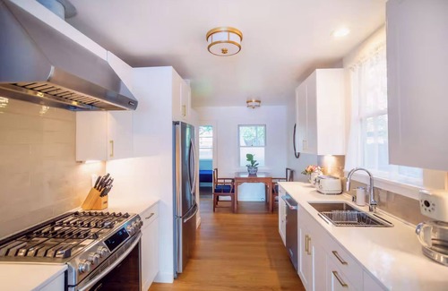 Emeryville House | Tranquil whole house with beautiful garden in Emeryville