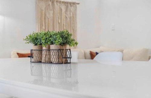 Indian Point House | Tranquil Woods Retreat - Experience Branson from the Shores of Table Rock Lake