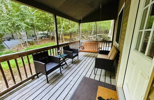 Lackawaxen House | Tranquility in the Pocono mountains of Masthope and Ski Big Bear.