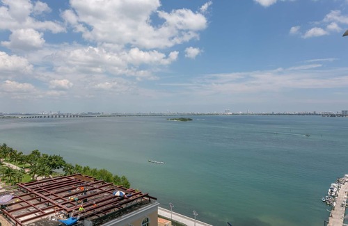 Downtown Miami Apartment | Tranquility on the Bay