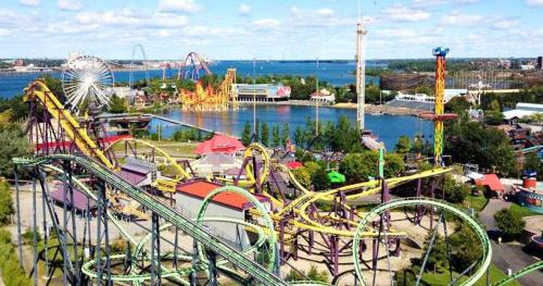 Laval House | Tranquille Discret Privé