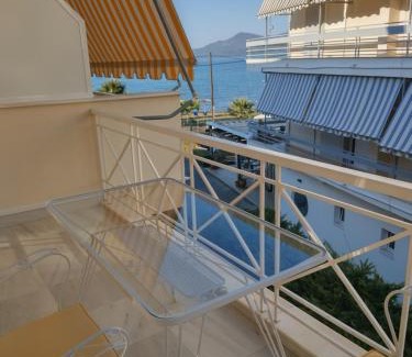 Kamena Vourla Apartment | Tranquilo apartment