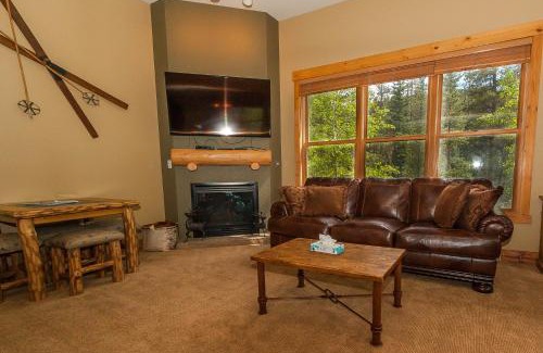 Keystone House | Trapper's Crossing 4 Bedroom Homes by Summit County Mountain Retreats