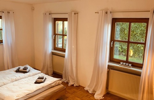 Thyrnau Apartment | Traumhaftes Haus mit Wintergarten und Kamin