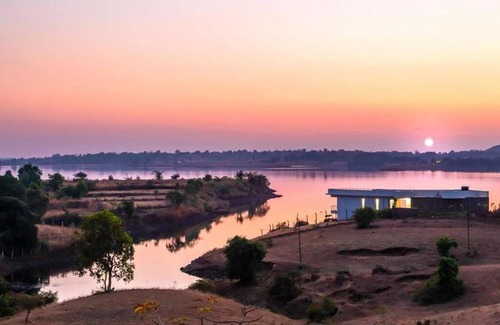 Alwand Villa | Travalong Yamir - 3 BHK Infintiy Pool Villa