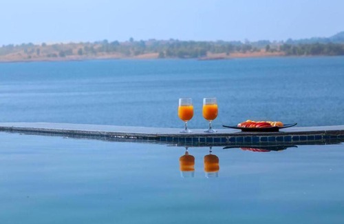 Alwand Villa | Travalong Yamir - 3 BHK Infintiy Pool Villa