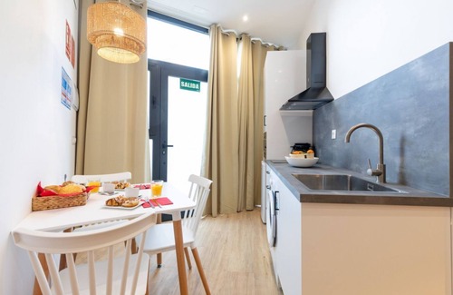 Montolivet Apartment | Travel Habitat Cabanyal Loft 3