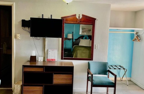 Olney Hotel | Traveler's Inn Motel