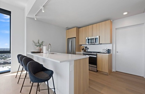 River North Apartment | Travelers Are Raving About This Place|TheHemlock