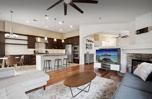 Spring Valley House | Traveler’s Dream Pool Retreat