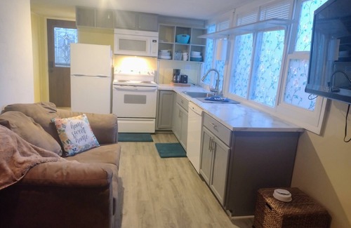 Baraboo Apartment | TRAVELERS! In the heart of Baraboo, close to SSM Hospital!