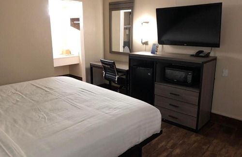 Wharton Hotel | Travelers Inn and Suites Wharton