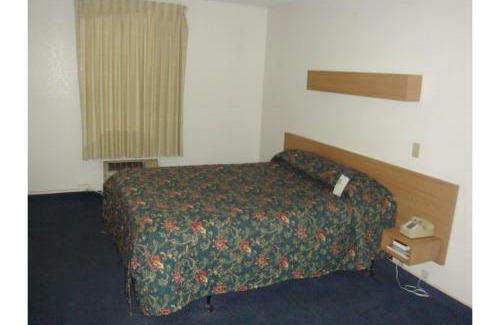 Lake Havasu City Hotel | Travelers Inn by Hotel O Lake Havasu City