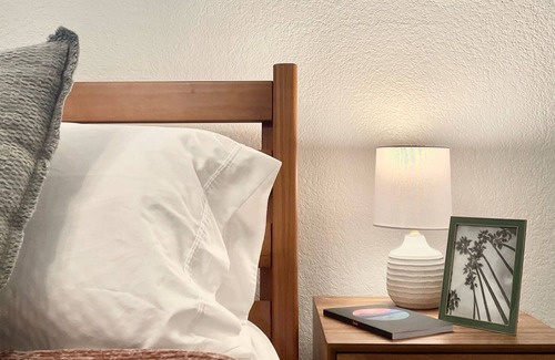 Roseville House | Traveling Professionals! Quiet Retreat with Private Pool Close to Hospitals...