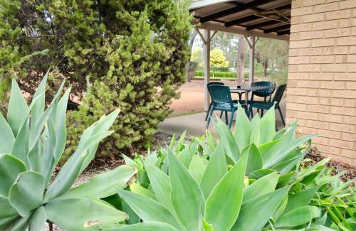 Mundaring Hotel | Travellers Rest Motel