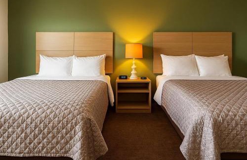 Atlanta Hotel | Travelodge by Wyndham Atlanta, Illinois