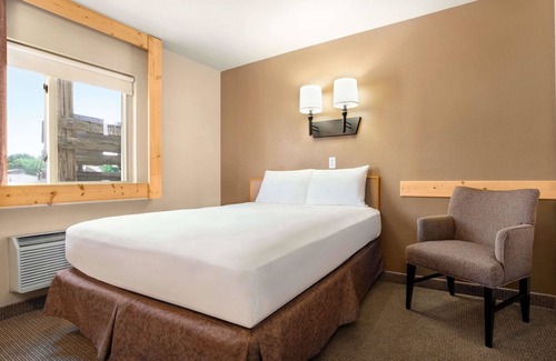 Guernsey Hotel | Travelodge by Wyndham Guernsey