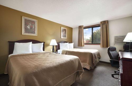 La Porte Hotel | Travelodge by Wyndham La Porte/Michigan City Area