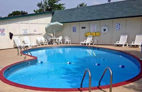 Lansing Hotel | Travelodge by Wyndham Lansing