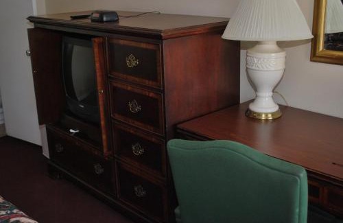 Downtown Klamath Falls Hotel | Travelodge by Wyndham Klamath Falls