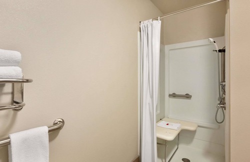 Santa Teresa Hotel | Travelodge by Wyndham Santa Teresa