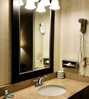 Watertown Hotel | Travelodge by Wyndham Watertown