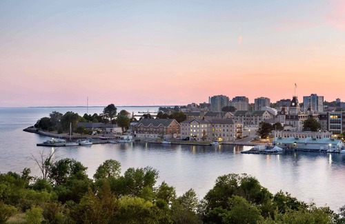 Kingston Hotel | Travelodge Hotel by Wyndham Kingston Lasalle