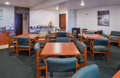 Newberg Hotel | Travelodge Suites by Wyndham Newberg