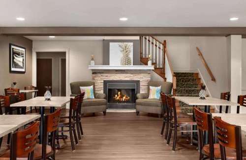 Moncton Hotel | Travelodge Suites by Wyndham Moncton