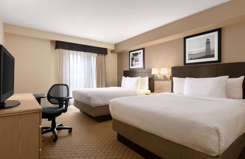 Moncton Hotel | Travelodge Suites by Wyndham Moncton