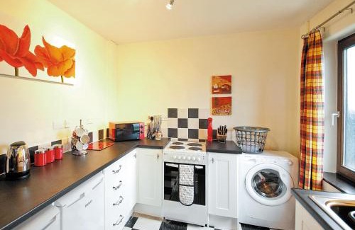 Hythe House | Treacle Cottage At Treacle Den - E5385