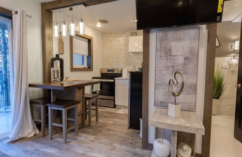 Downtown Park City Hotel | Treasure Mountain Inn - Junior Suite #34 - Cleaning fees included!