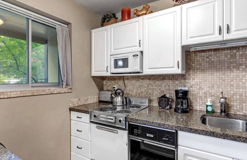Downtown Park City Hotel | Treasure Mountain Inn - Junior Suite #36 - Cleaning fees included!
