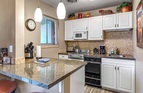 Downtown Park City Hotel | Treasure Mountain Inn - Junior Suite #36 - Cleaning fees included!